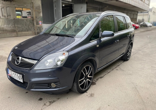 Opel Zafira cena 12900 przebieg: 335000, rok produkcji 2007 z Starachowice małe 79